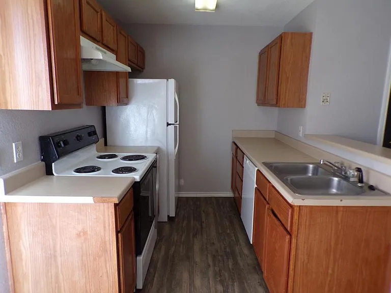 5908 Greengate Dr #C — Photo 8