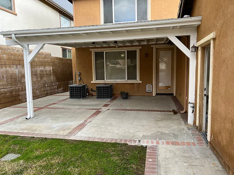 303 N Madera Privado — Photo 4