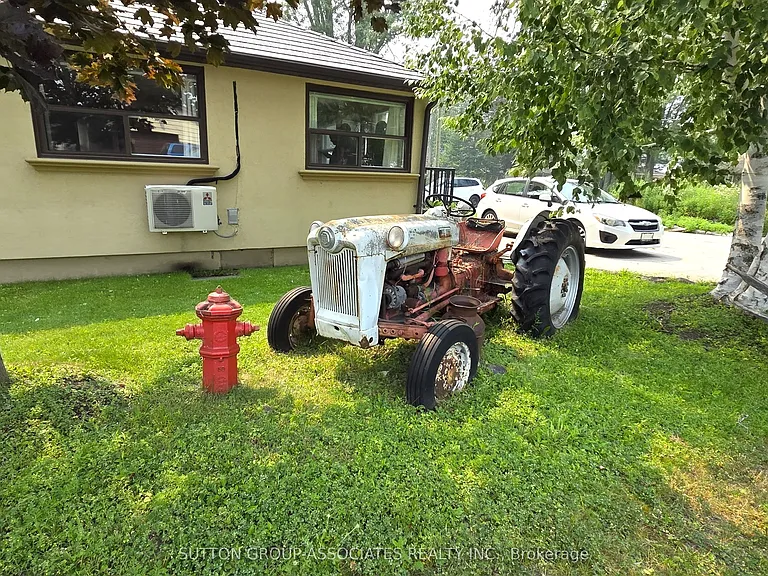 1099 Poplar Rd — Photo 17