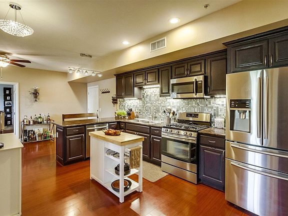 3rd image of 7056 Fulton St #6