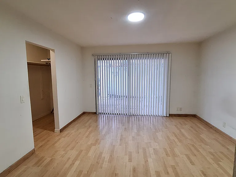 4972 Paseo Segovia — Photo 5