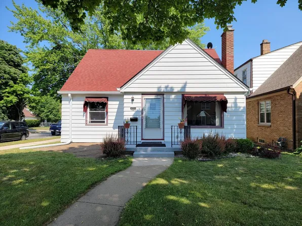 3800 South 15th STREET, Milwaukee, WI 53221