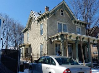 30 Roberts St, Middletown, NY 10940