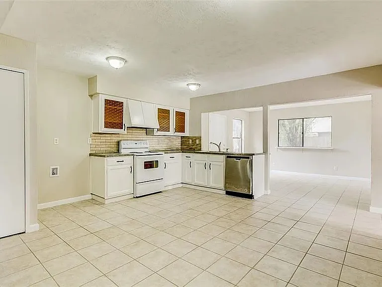 1316 Royster Rd — Photo 6