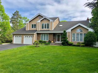 3 Cori Ln, Bohemia, NY 11716
