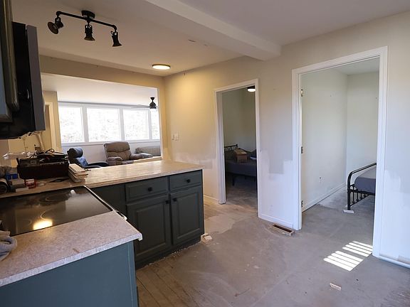 3rd image of 200 Laurel And Hardy Lake Rd #164