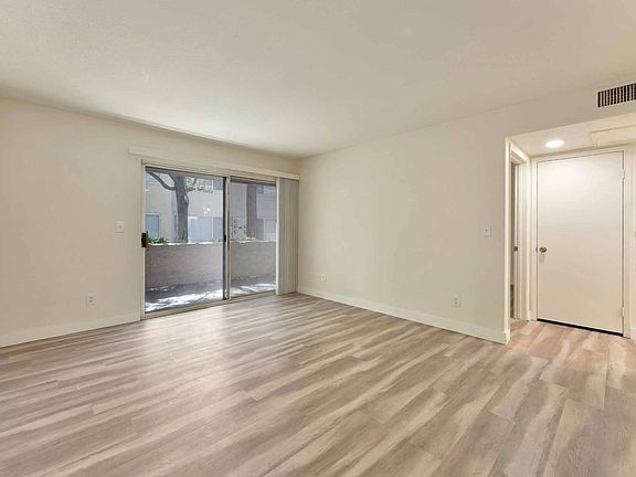 3rd image of 5259 Caspian Springs Dr Unit 102
