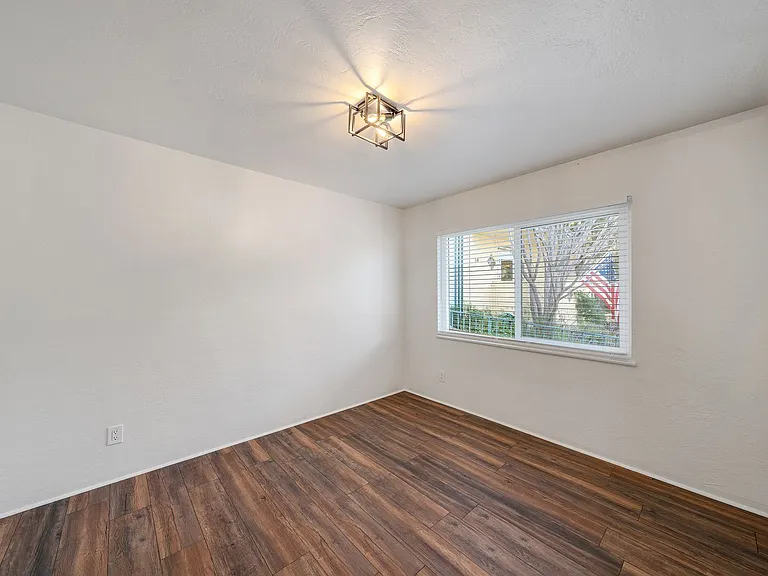 8 Whitmore Place #1 - 2 bedroom | 1 bathroom | Lower unit — Photo 11