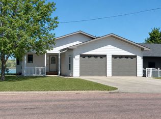110 S River St, Chamberlain, SD 57325