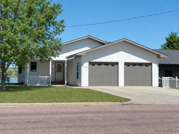 110 S River St, Chamberlain, SD 57325