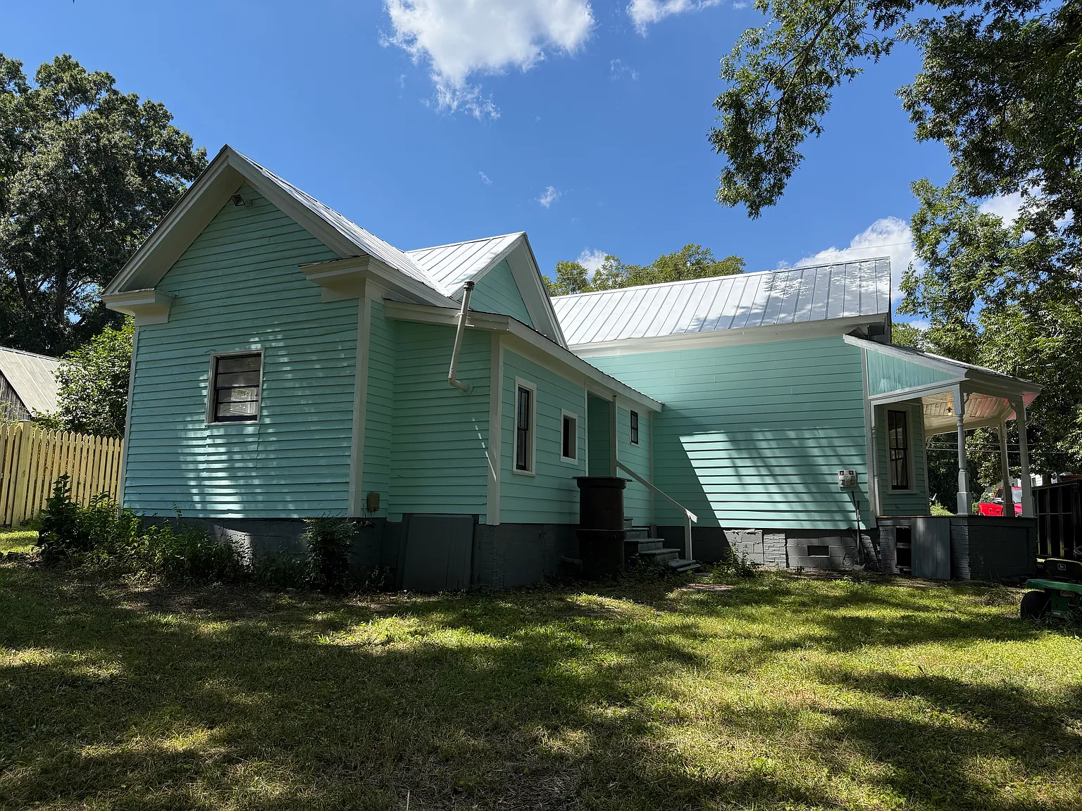 2 bed, 1205 sqft, $1,999 — Photo 3