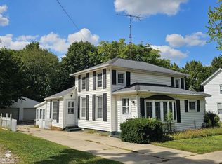 637 N Saginaw St, Owosso, MI 48867
