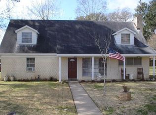 422 Marshall St, West Columbia, TX 77486