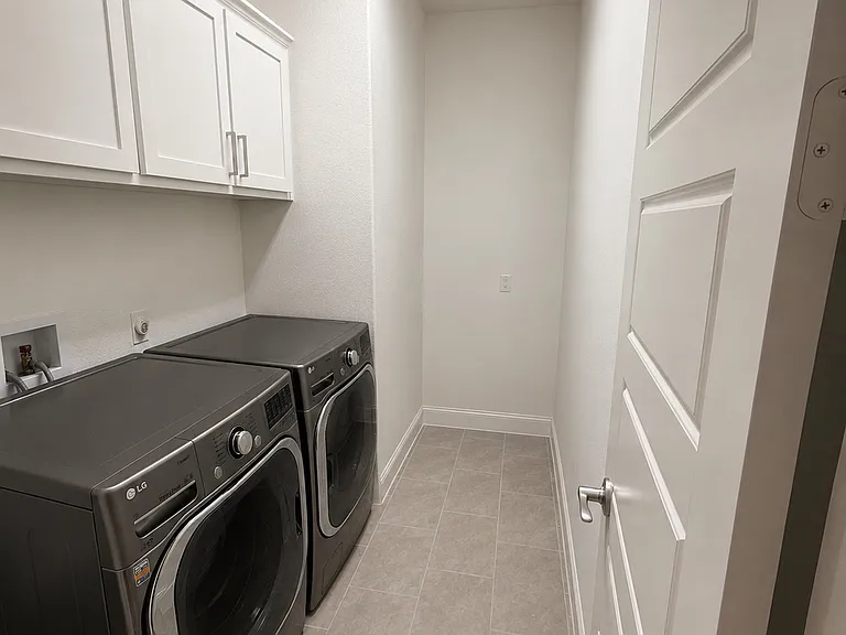 2217 Laguna Dr — Photo 12
