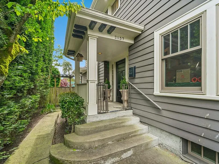 2137 E Hamlin St — Photo 4