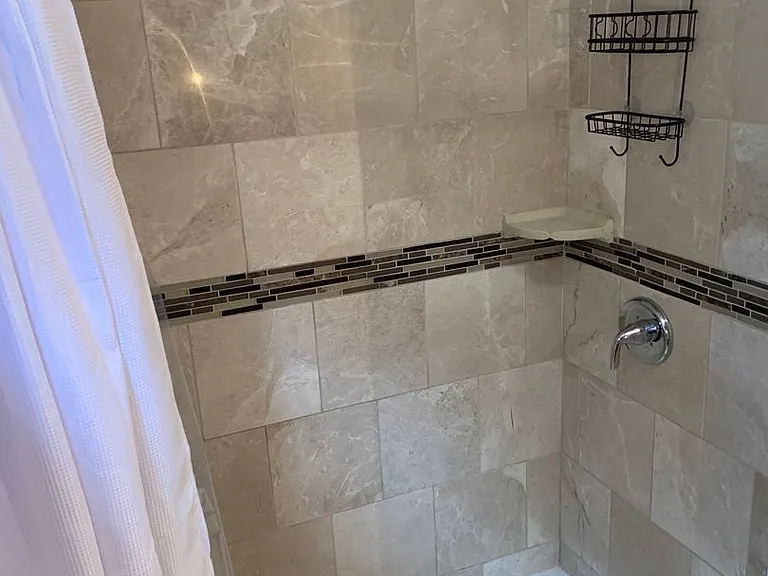 384 Matthews St — Photo 14