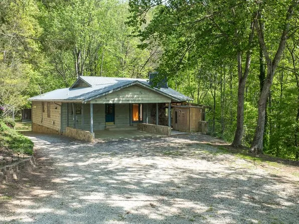 211 Cook Rd, Franklin, NC 28734