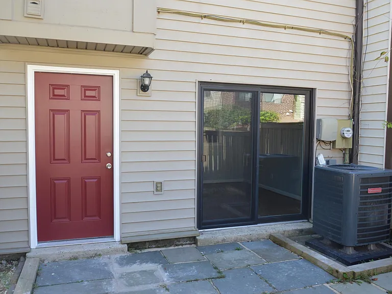 9852 Brookridge Ct — Photo 3