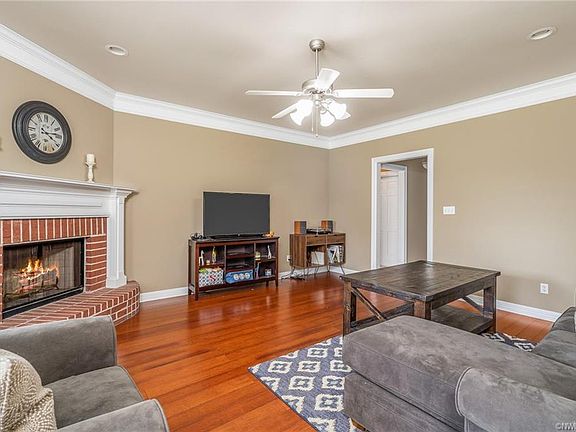 3rd image of 6002 Zachary Cir