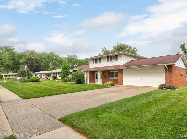 121 Sunburst Dr, Frankenmuth, MI 48734