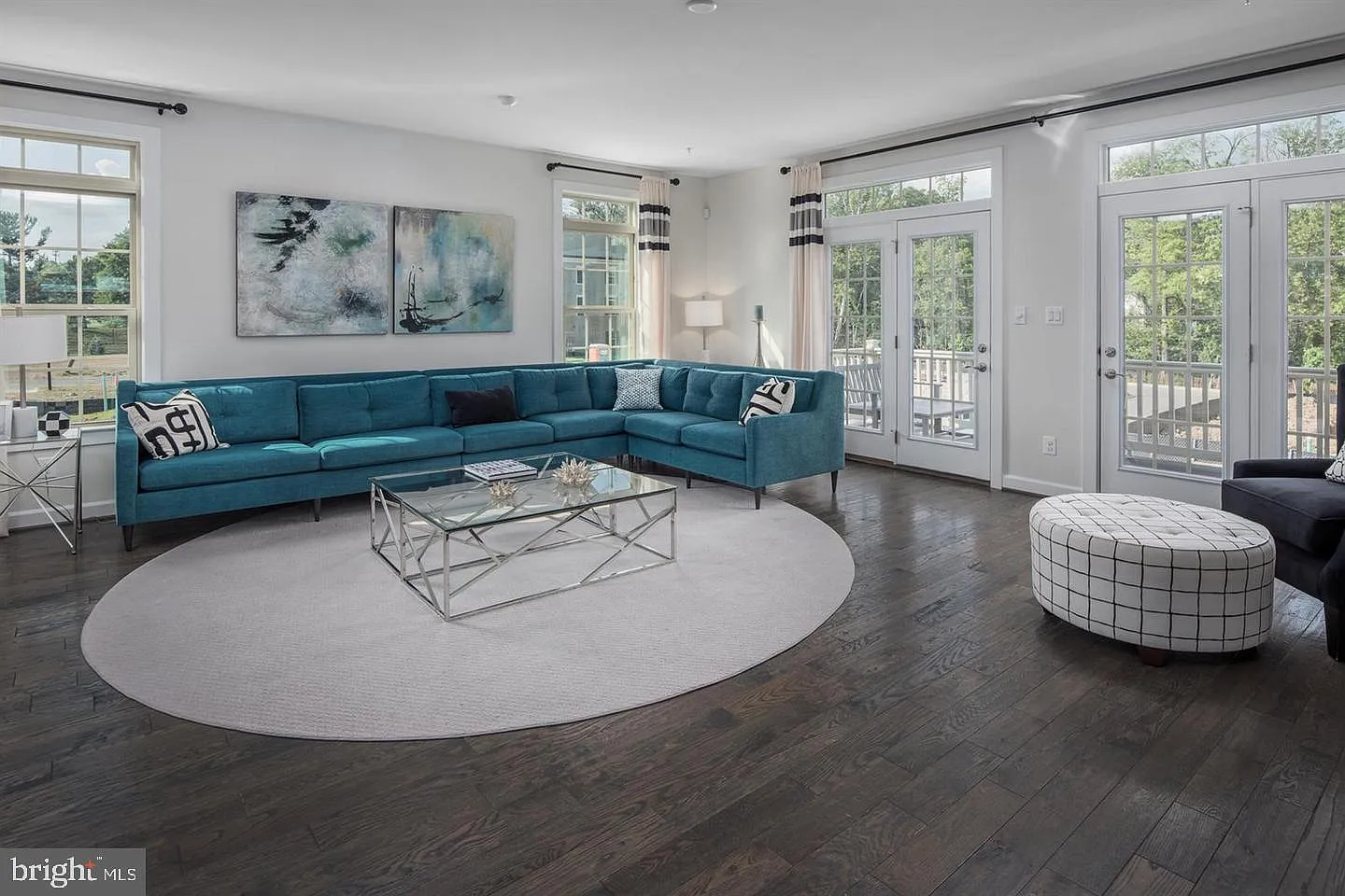 3 bed, 3.5 bath, 3236 sqft, $4,300 — Photo 4