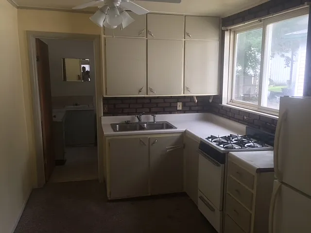 105 Woodward - B — Photo 4