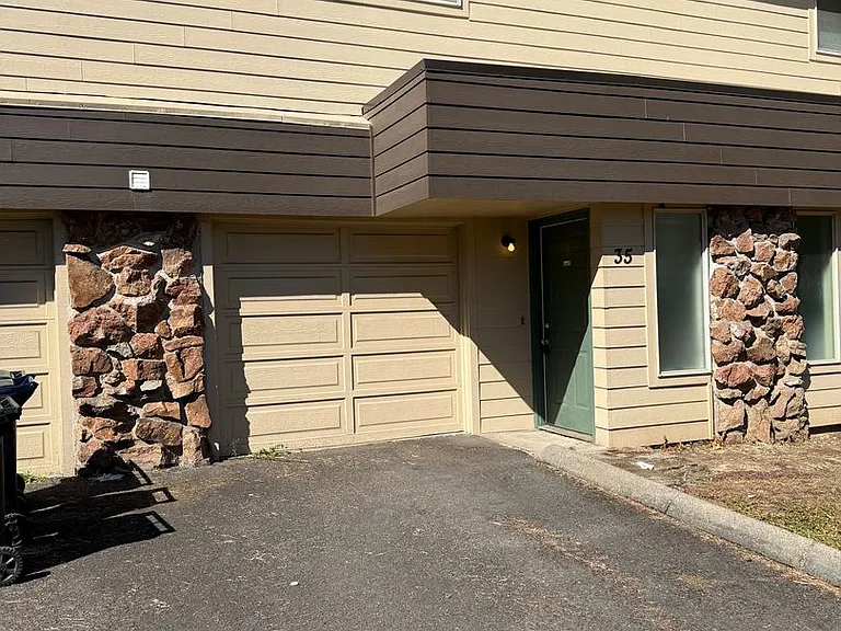 2727 Gateway St #35 — Photo 1