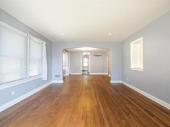 4th image of 21 Randolph Ave