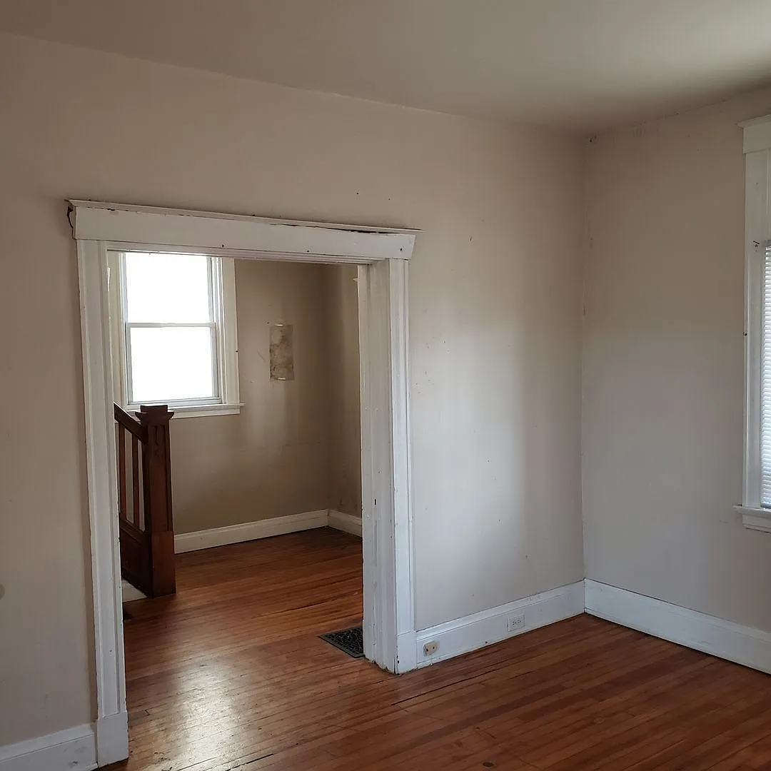 5 bed, 1.0 bath, $3,995 — Photo 2