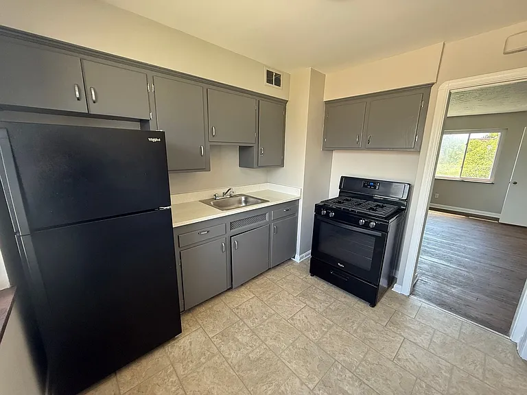 4101 Ridge Rd — Photo 4