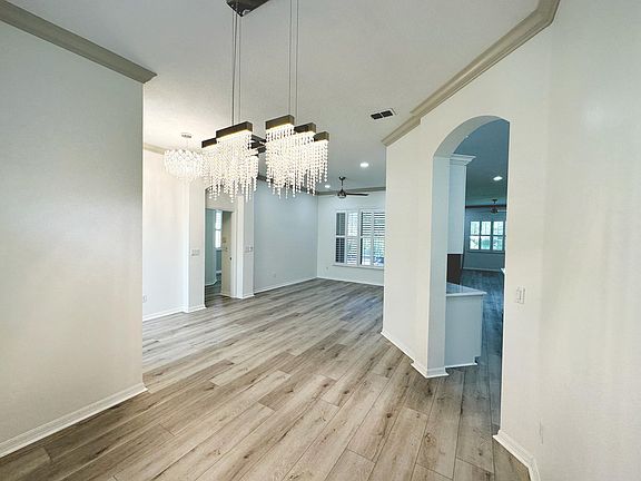 3rd image of 1372 Chessington Cir