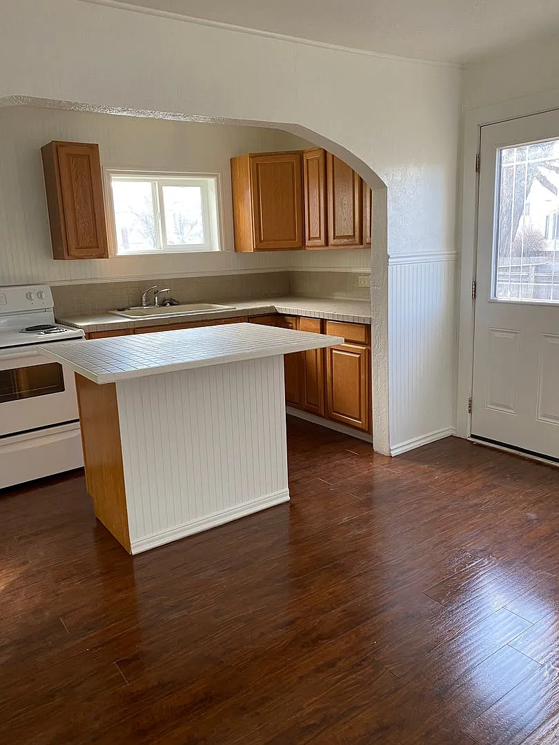 Small Two Bedroom House — Photo 4