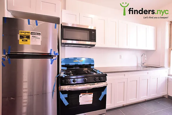 Rented by Clove Realty LLC | media 2