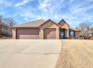 875 Cottonwood Ct, Guthrie, OK 73044