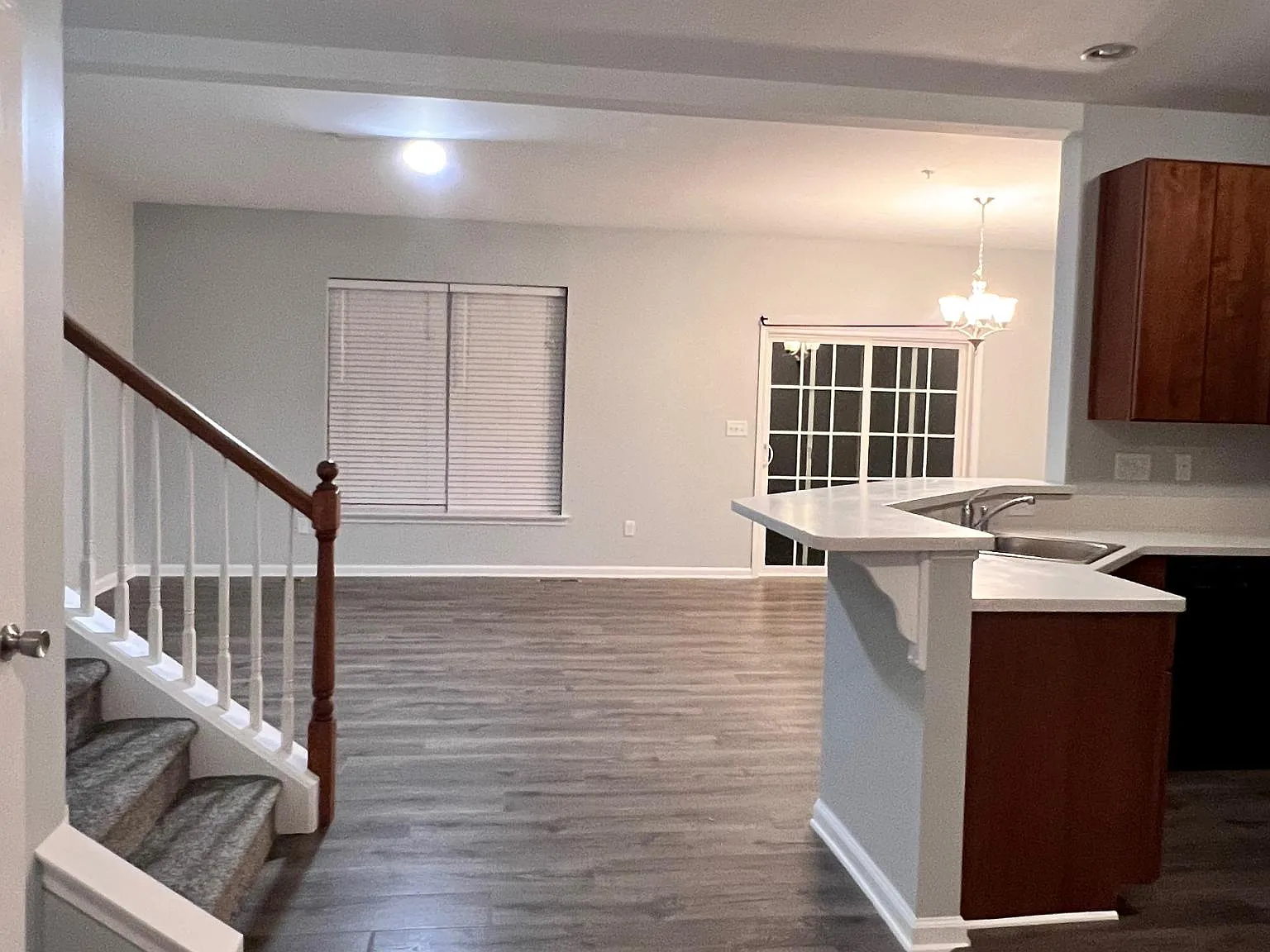 3 bed, 2.5 bath, 2450 sqft, $2,995 — Photo 3