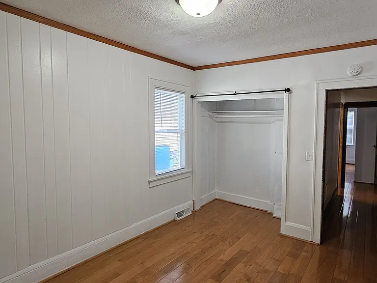1123 Edmund Ave — Photo 17