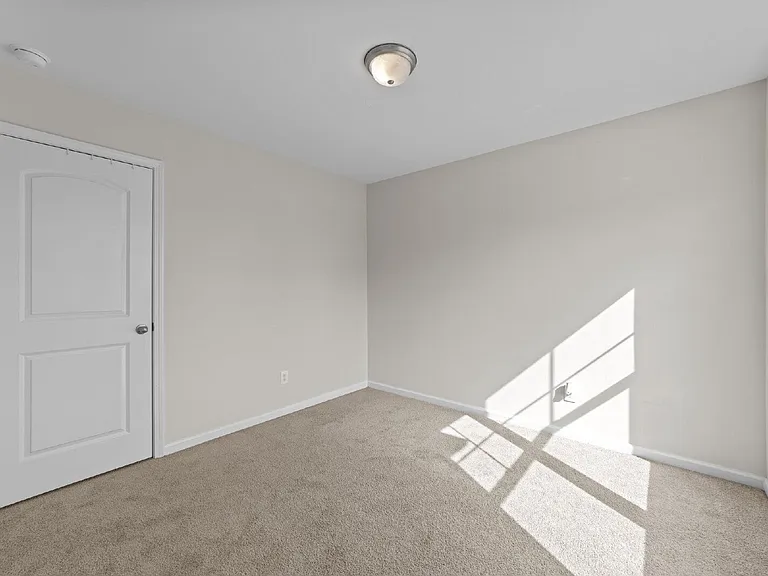 220 Brisbane Dr — Photo 21
