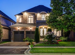 6 Heathfield St, Whitby, ON L1R 0K9