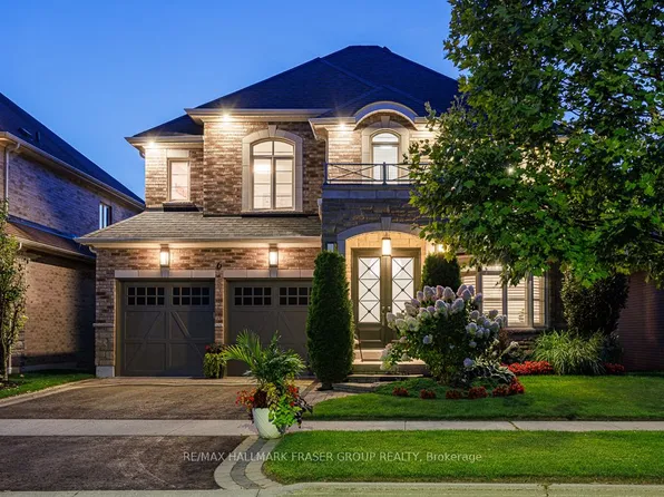 6 Heathfield St, Whitby, ON L1R 0K9