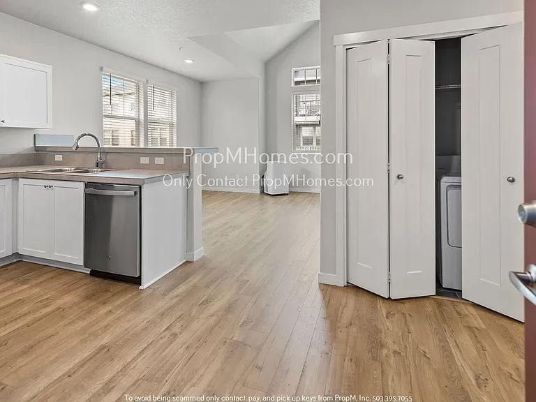 17149 SW Snowdale St #G302 — Photo 3