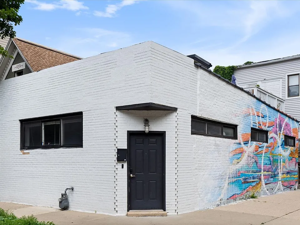 1861 N Hoyne Ave #1F