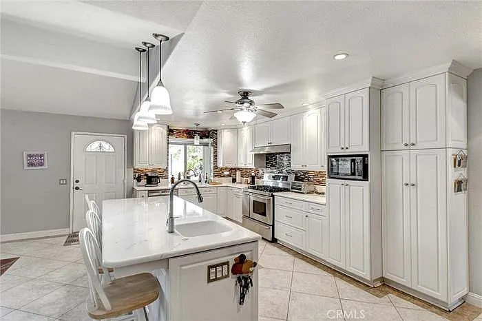 6961 Cambridge Ave — Photo 11