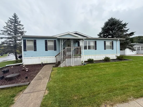 603 Topaz Trl, Lannon, WI 53046