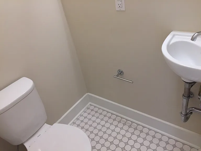 16 Humphrey Ct #A — Photo 7
