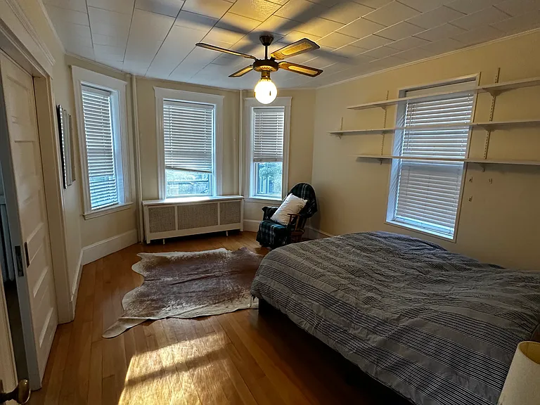 25 Fairfield St #4 — Photo 3