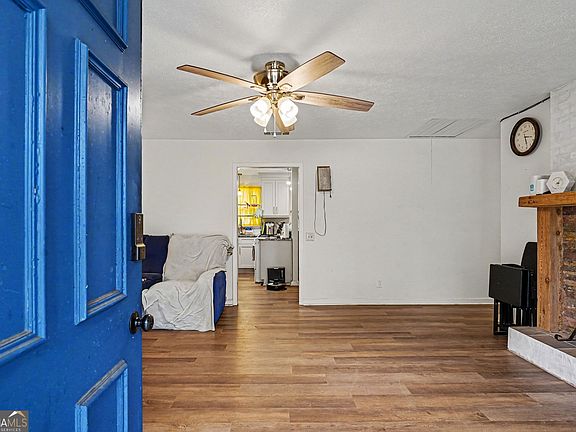 4th image of 2377 Stanton Rd SE