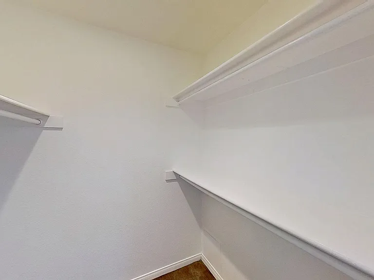 1040 W Macarthur Blvd #45 — Photo 16