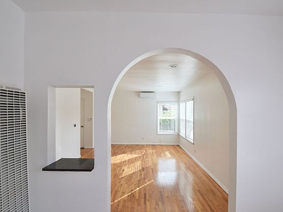 2nd image of 4658 Colfax Ave APT 4