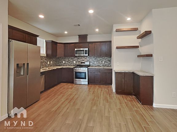 3rd image of 5704 Bacher St