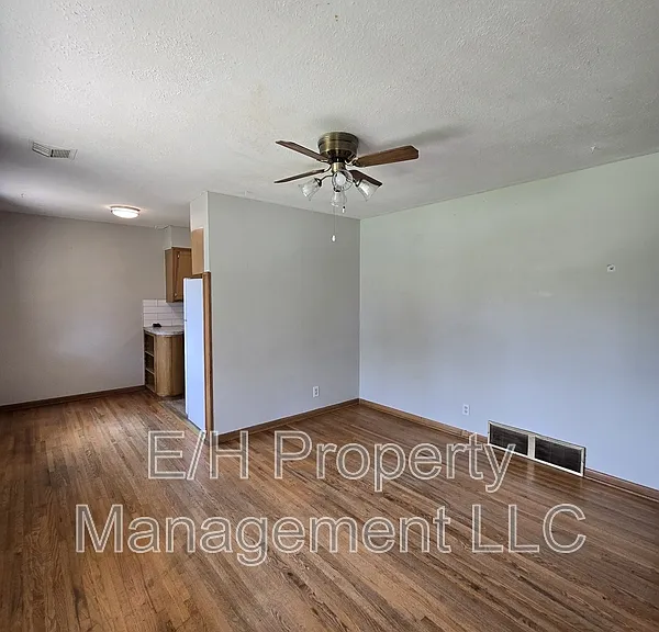 2316 W Wildwood Rd — Photo 2